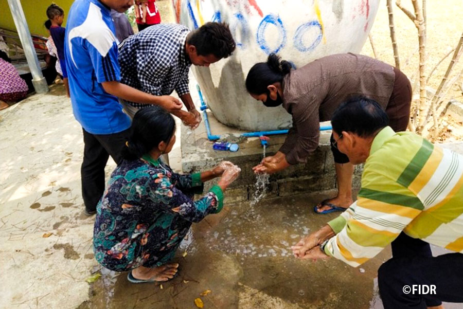 Villagers were washing hands before the workshops. 