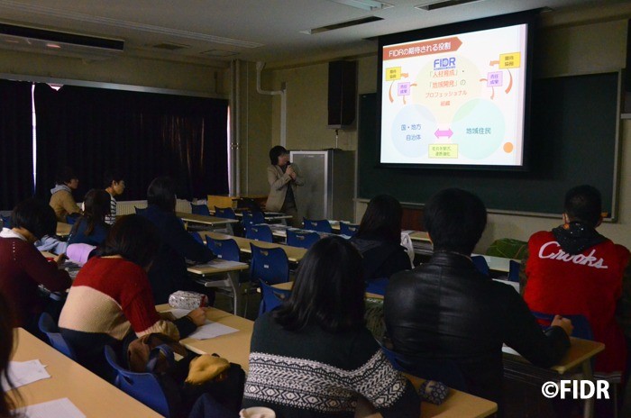 ベトナム事務所の職員が 日本の大学で観光開発の取り組みを紹介しました