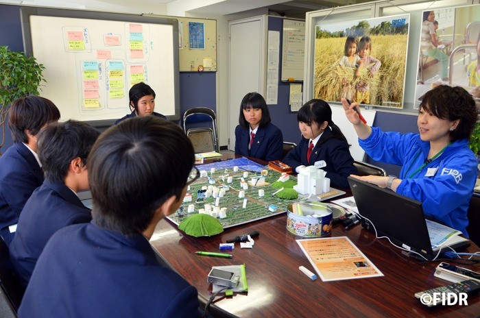 東京都武蔵村山市の中学生が、国際協力について学びました