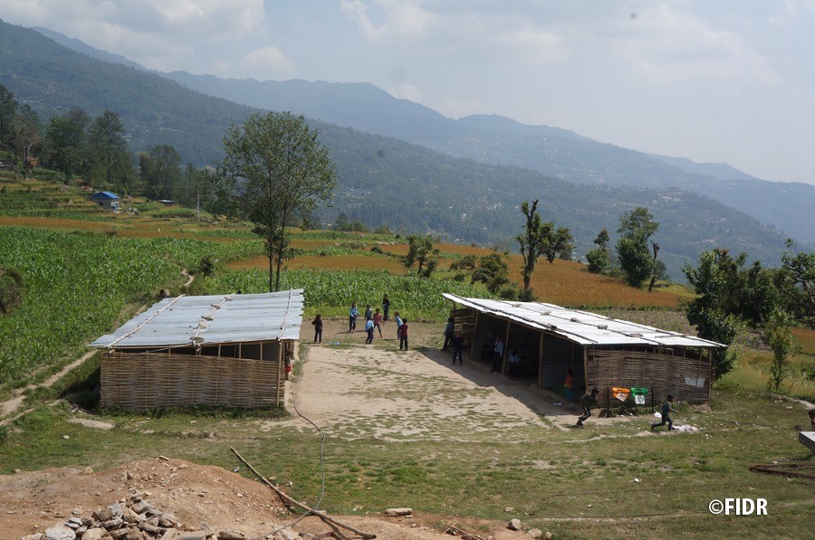 ネパールの、とある学校の一場面　～休み時間～