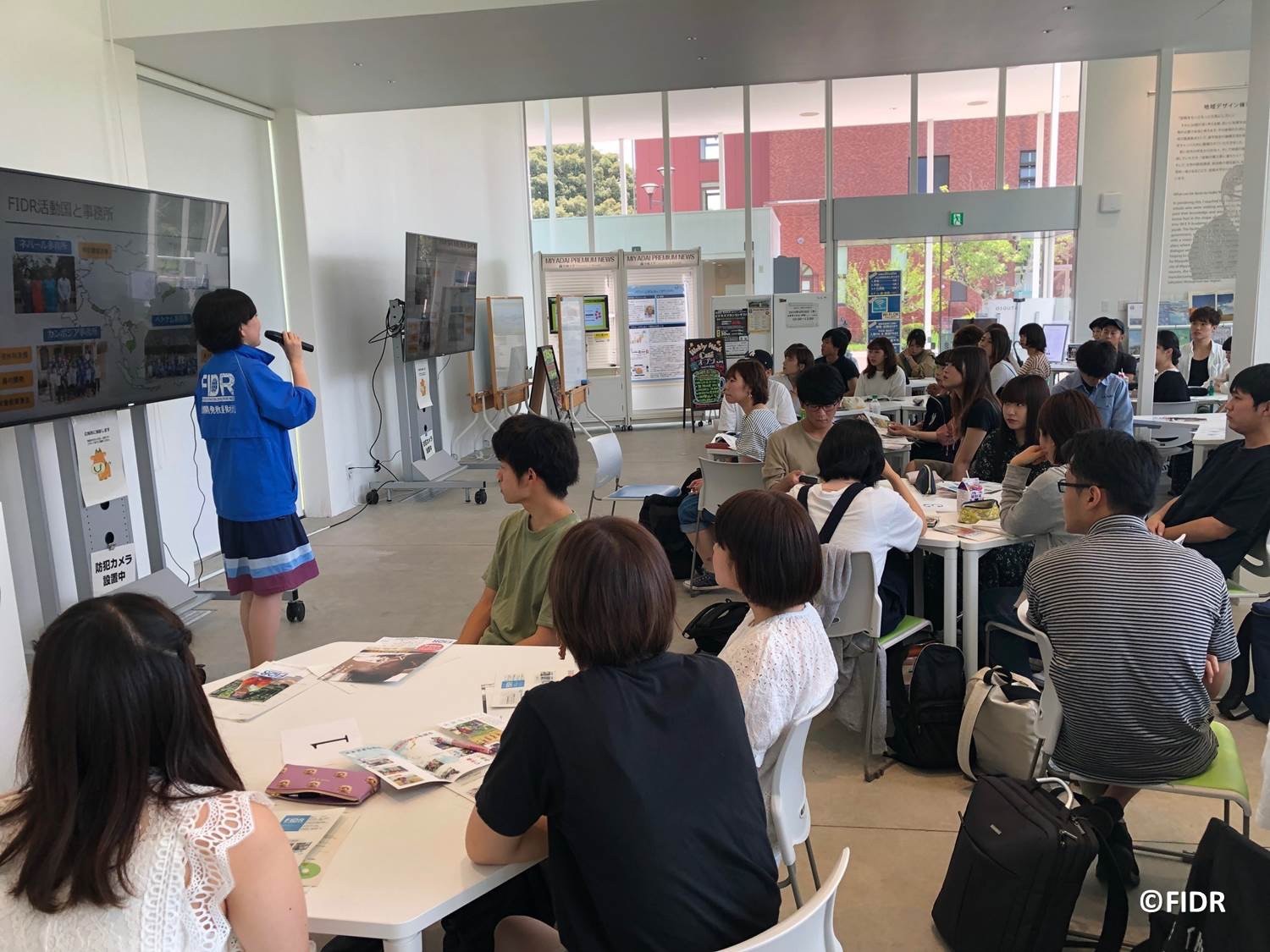 宮崎大学で学生・市民を対象に授業を行いました