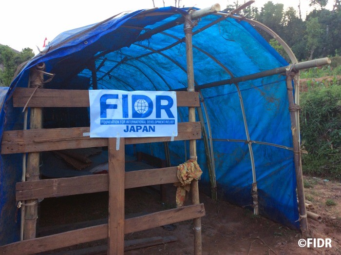 ため池用ビニールシートで作られた「FIDRコテージ」