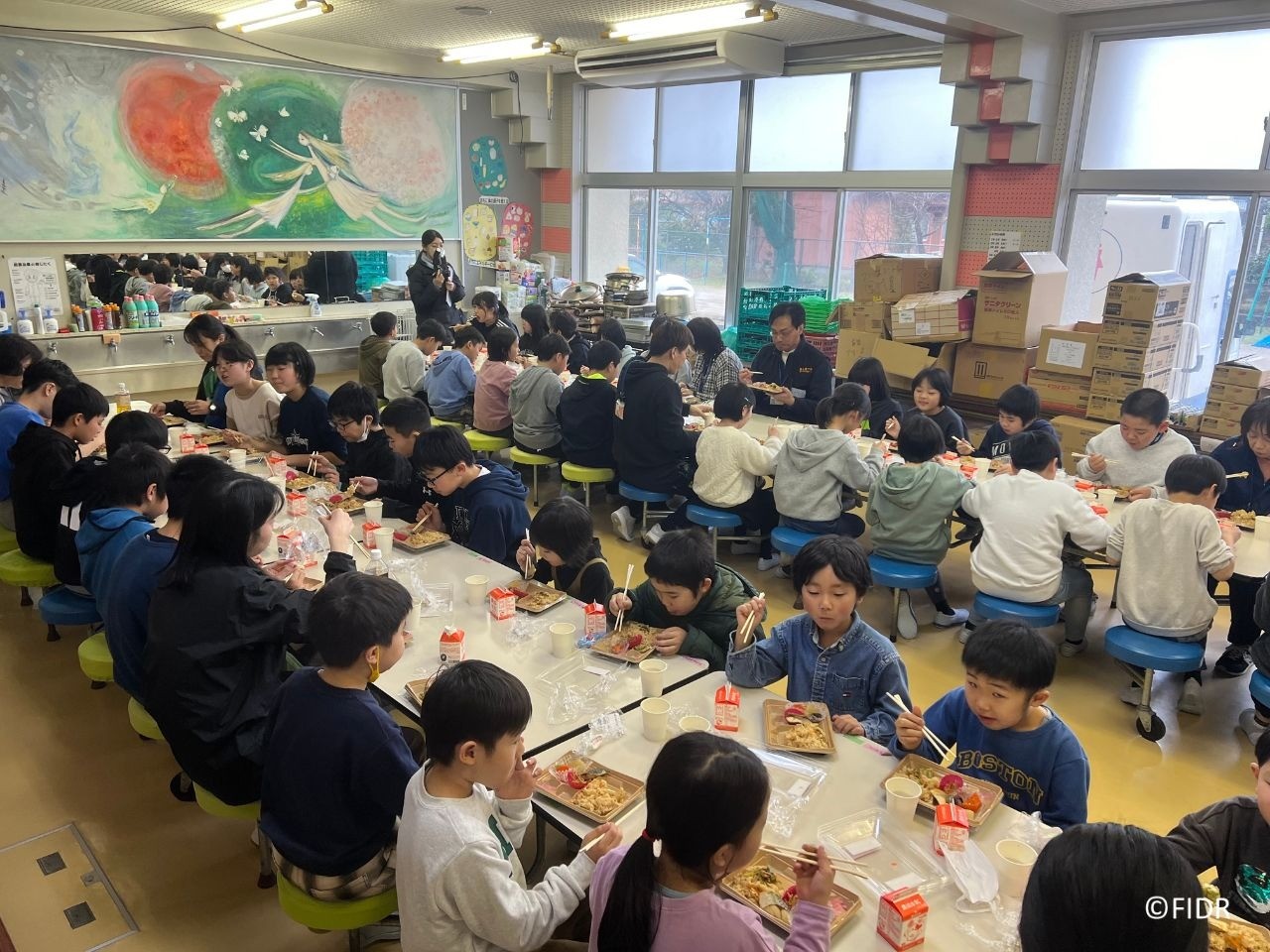 珠洲市の小中学校の子どもたちにお弁当の提供が始まりました